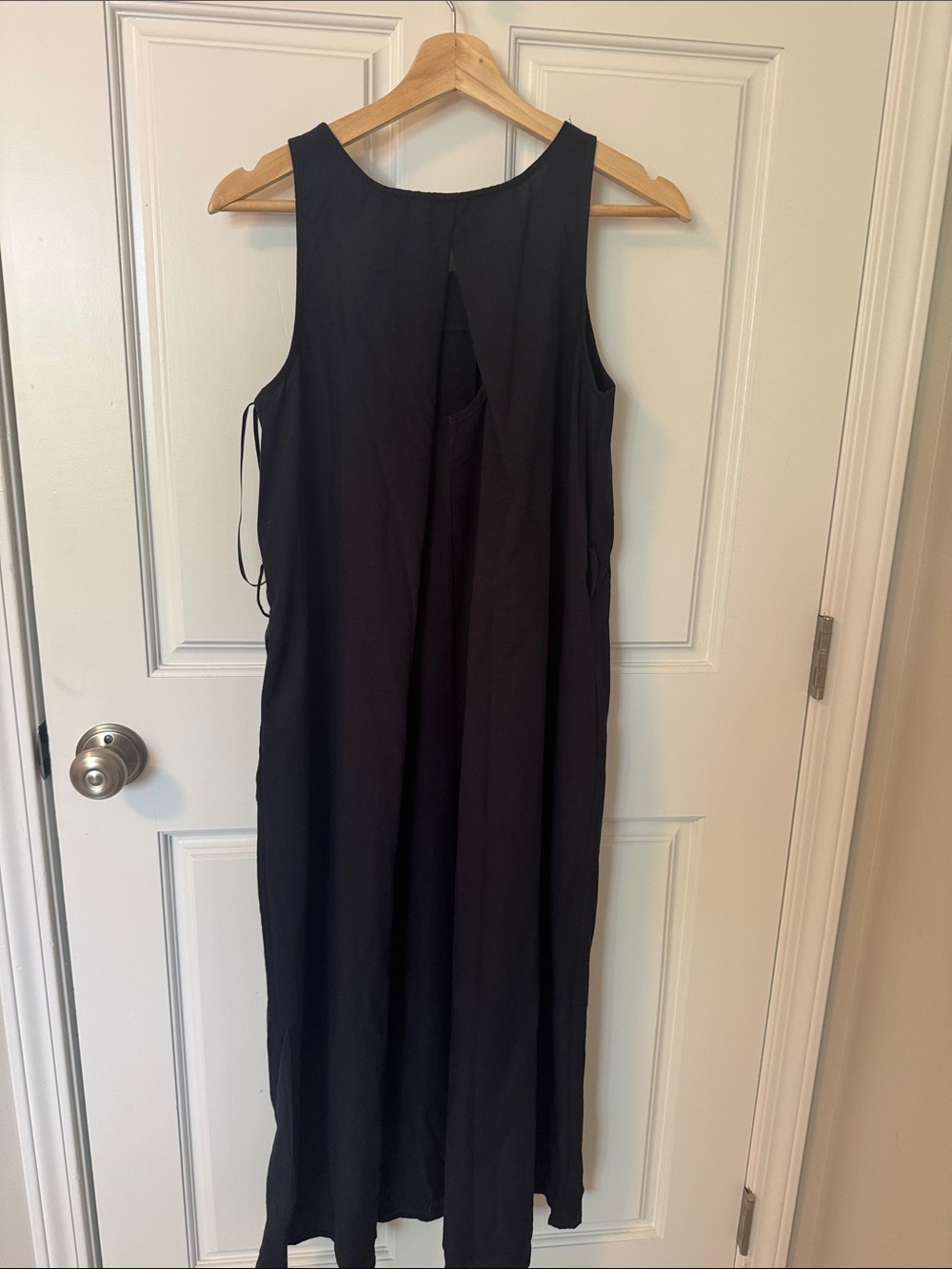 Pinch Black Sleeveless Maxi Dress with A-Line Flow - Picture 5 of 8